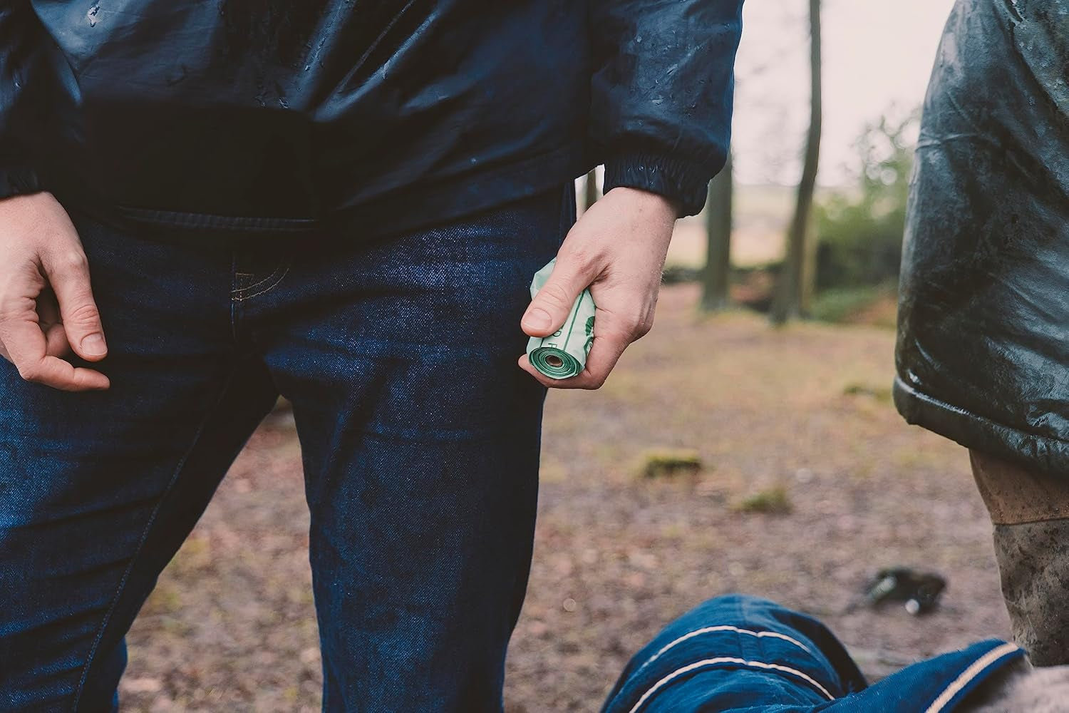 Pets Bamboo Dog Poop Bag Dispenser | Non Slip Bungee Fitting | Blue, One Size, 5060189750917
